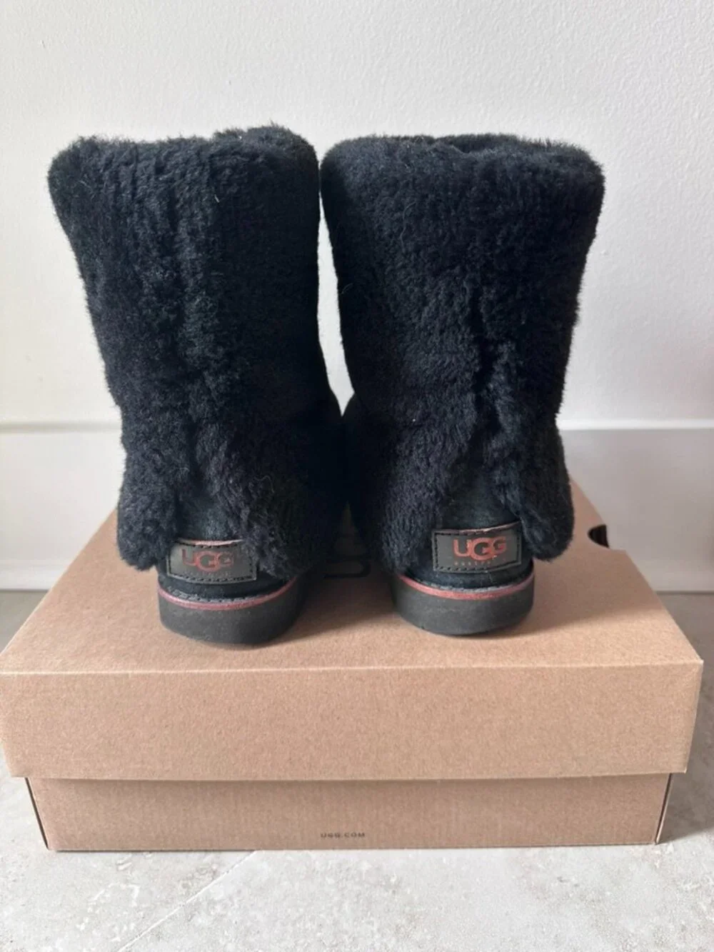 UGG Austrailia Maylin Suede Shearling Ankle Boots - Black - Sz 6